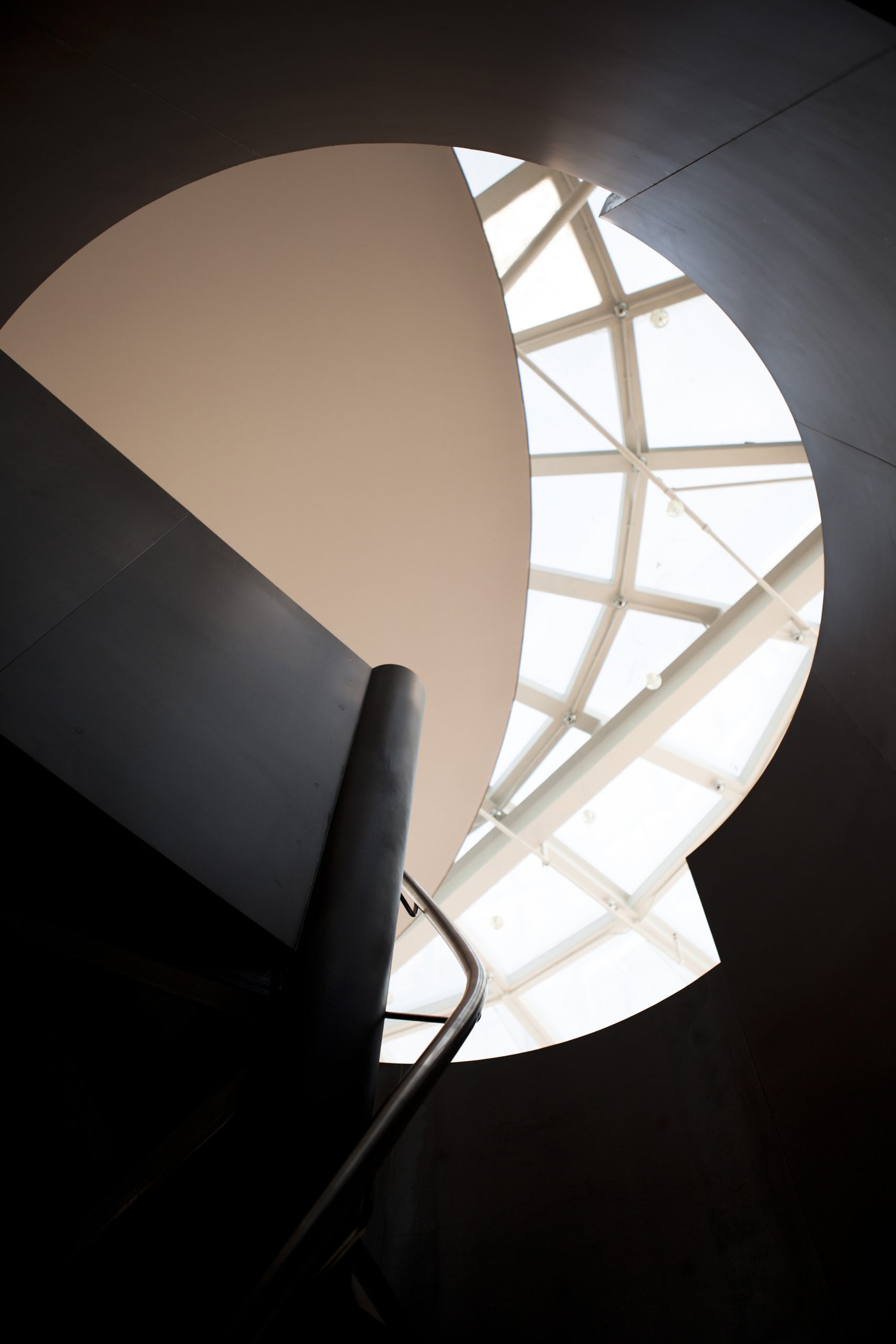 Manuel-Zornoza-Arquitecto-Inversor-CUPONE-10_stairs-scaled