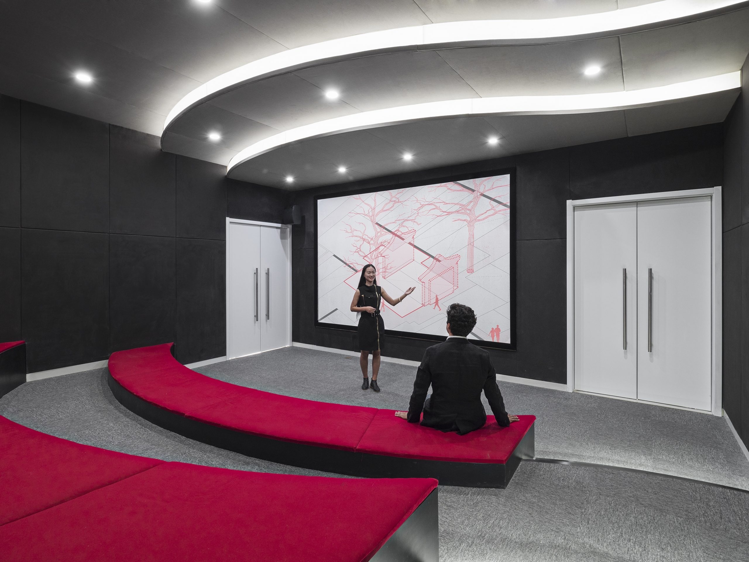 Manuel-Zornoza-Arquitecto-Inversor-HOPSON-SHOWROOM-11_projection-room-scaled - 01