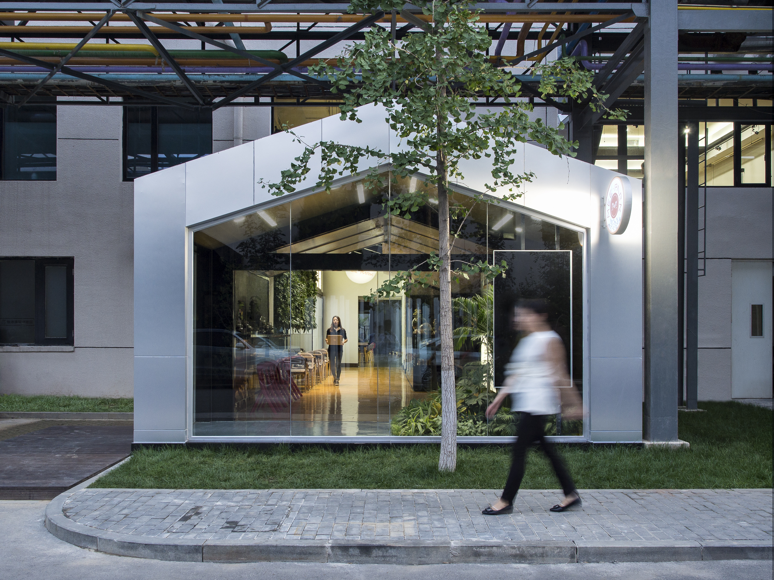 Manuel-Zornoza-Arquitecto-Inversor-MEEPARK-07_entrance