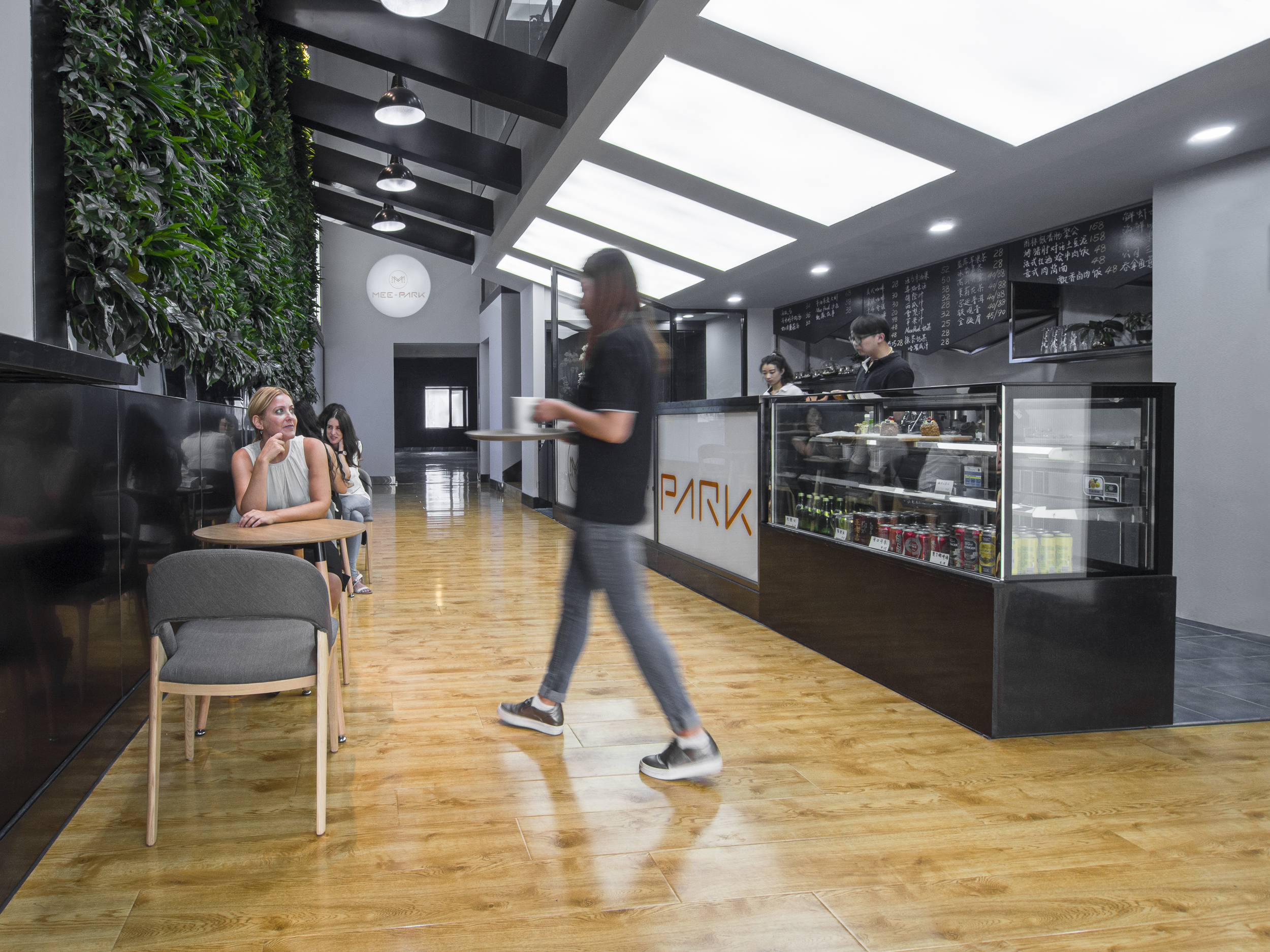 Manuel-Zornoza-Arquitecto-Inversor-MEEPARK-09_bar