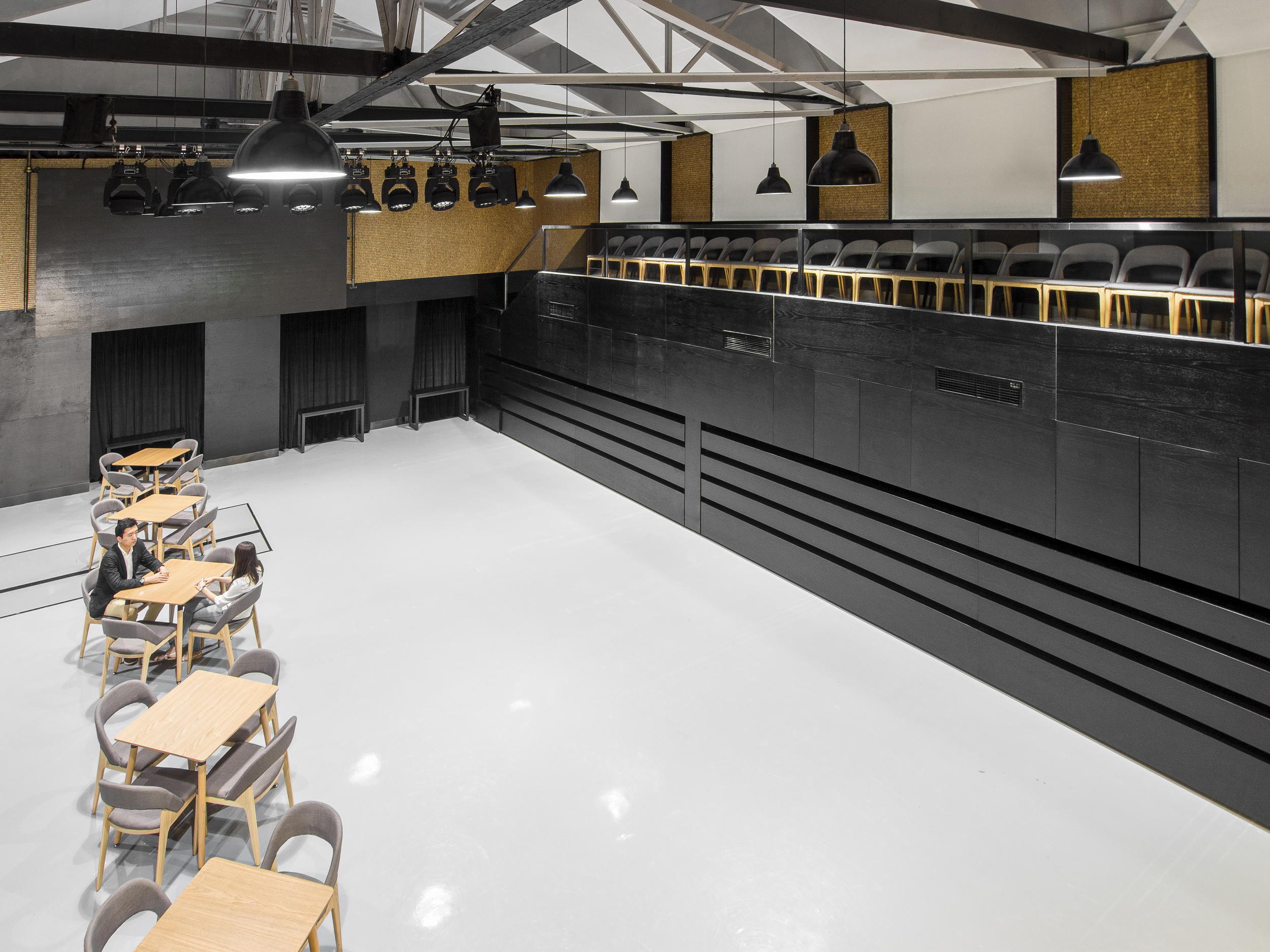 Manuel-Zornoza-Arquitecto-Inversor-MEEPARK-17_stage-wall