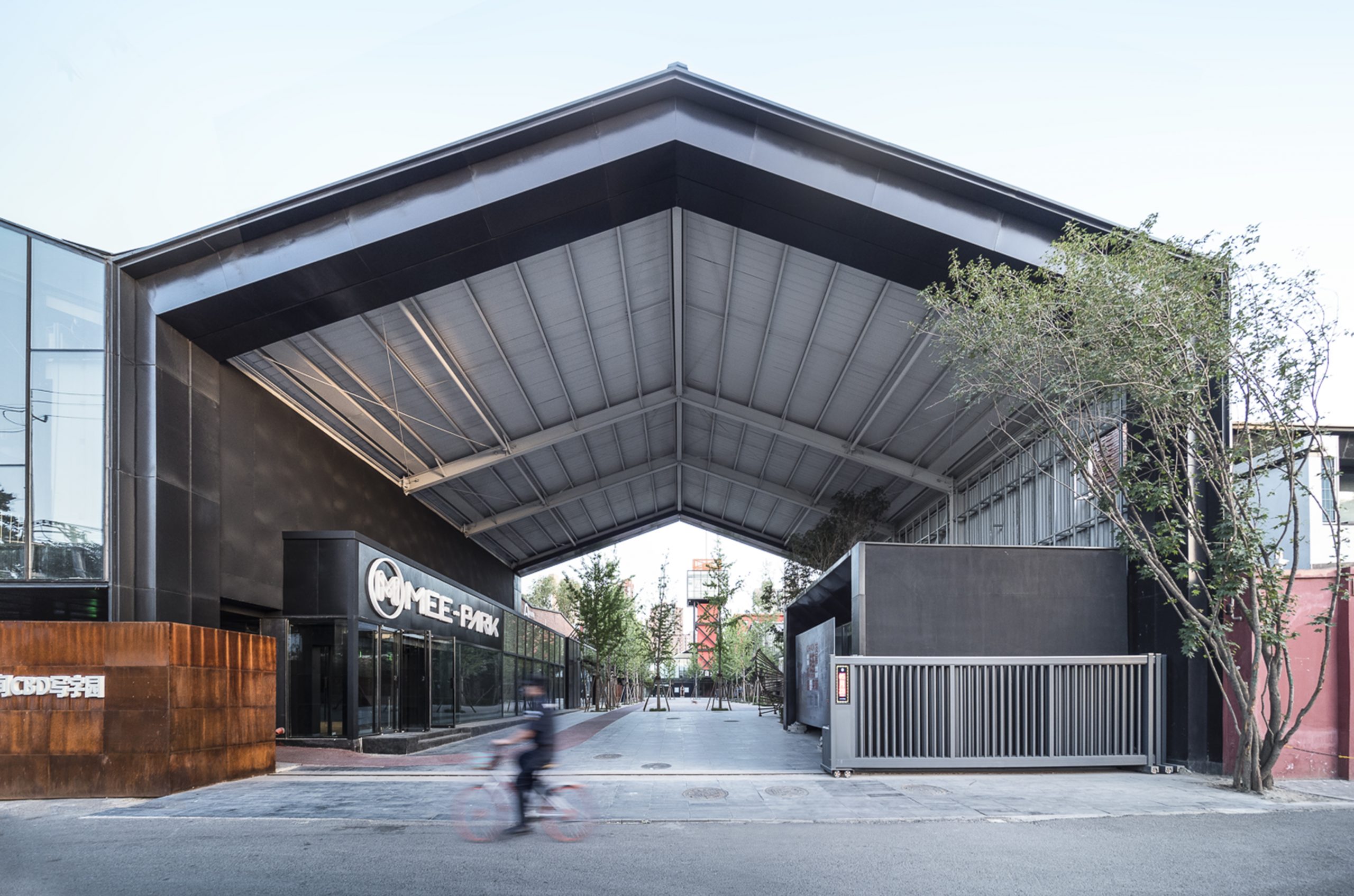 Manuel-Zornoza-Arquitecto-Inversor-MEEPARK-EN-CBD-03_gate-scaled