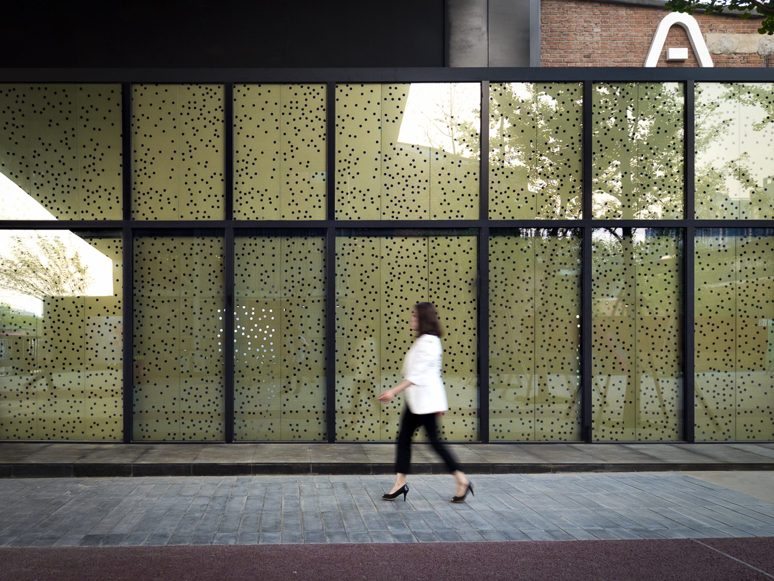 Manuel-Zornoza-Arquitecto-Inversor-MEEPARK-EN-CBD-04_entrance-scaled