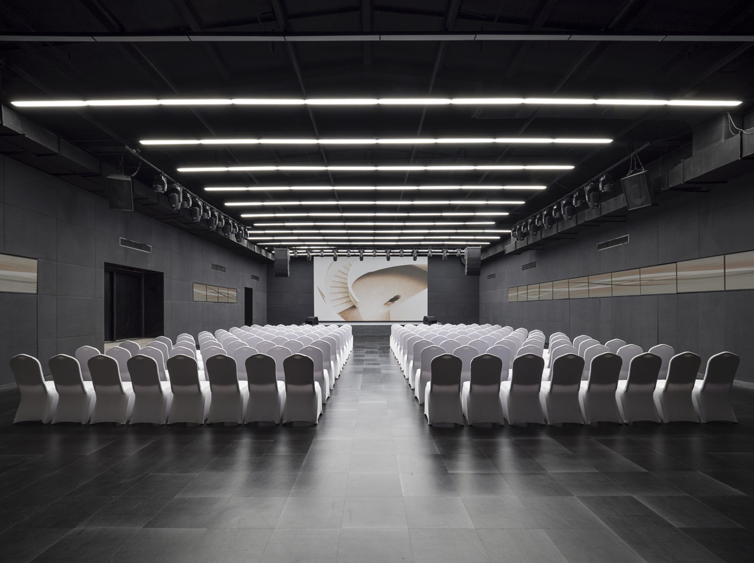 Manuel-Zornoza-Arquitecto-Inversor-MEEPARK-EN-CBD-14_events-big-hall-scaled