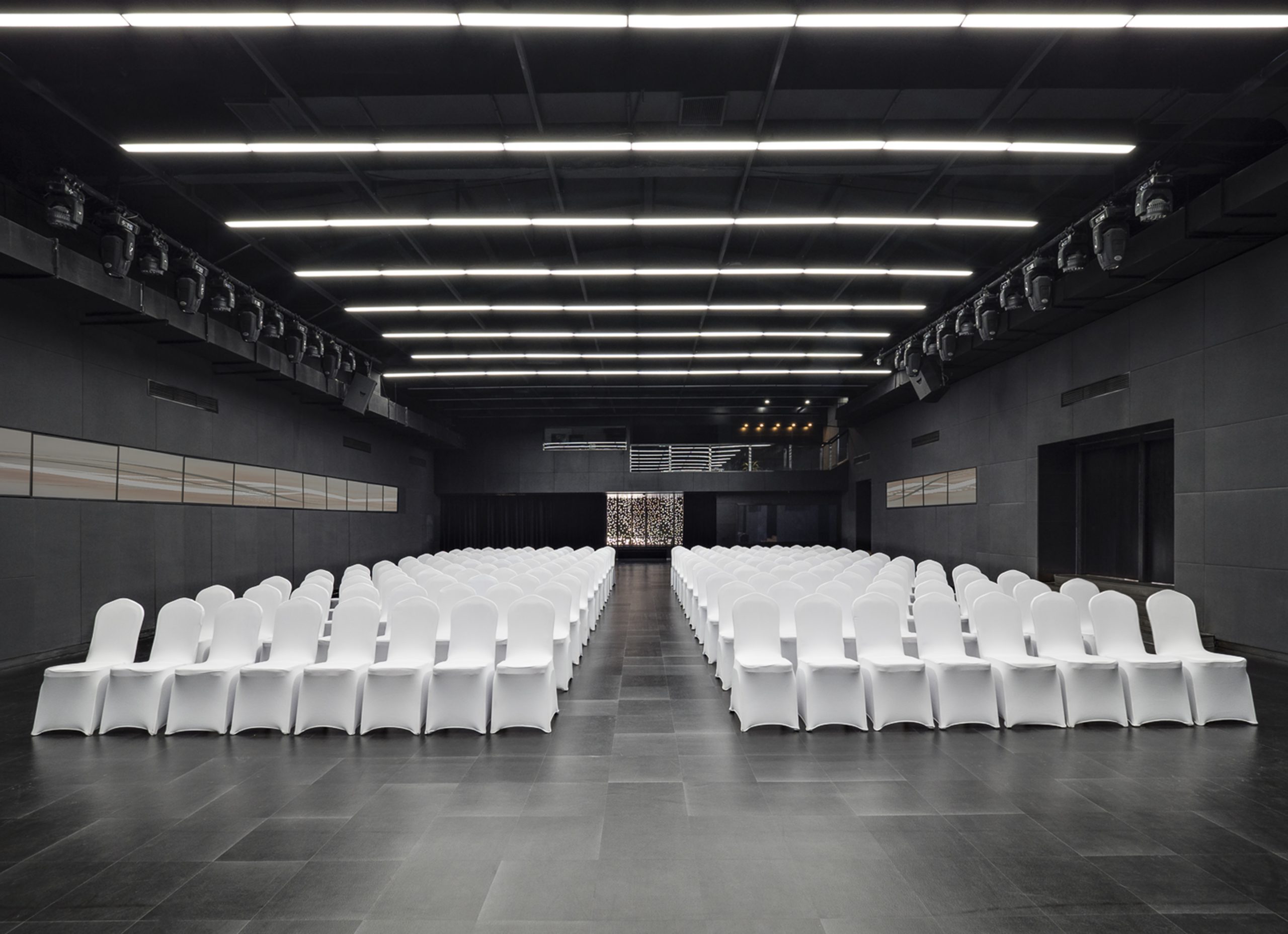 Manuel-Zornoza-Arquitecto-Inversor-MEEPARK-EN-CBD-16_events-big-hall-scaled
